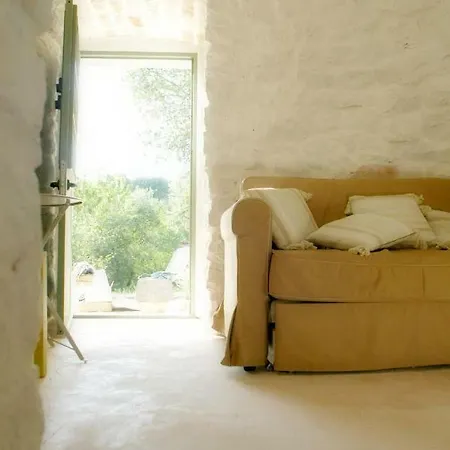Trulli Magiche Serre Vila