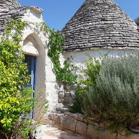 Trulli Magiche Serre Vila *